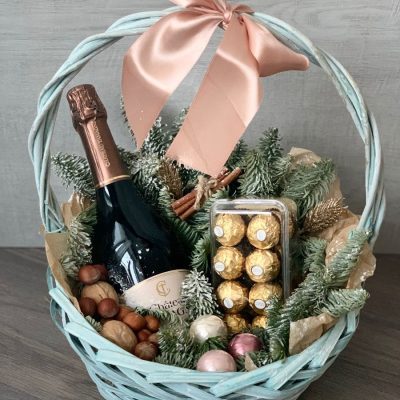 Корзина со сладостями "Шампанское и Конфеты"